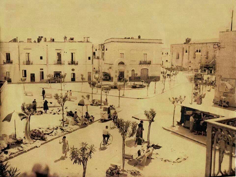 Mercato del cotone in Piazza Fontana, che giungeva dalla Patula Cupa di Leverano